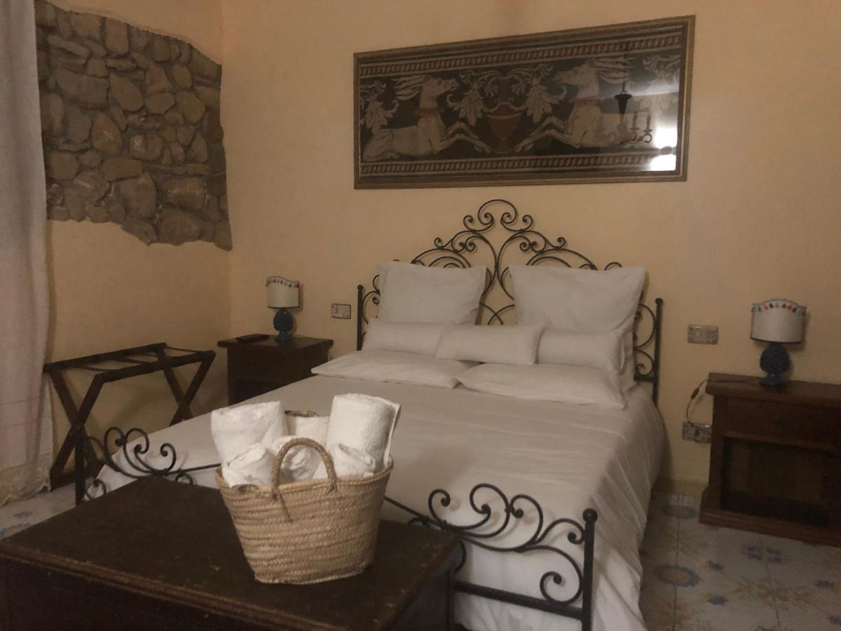 San Noto Antica Residenza Di Caccia Bed and Breakfast Ficarra Δωμάτιο φωτογραφία